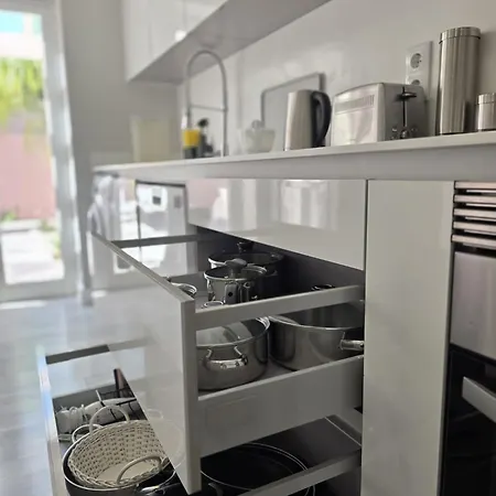 Buganvilia House Elegant Urban Retreat Vila *