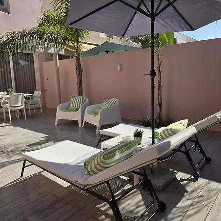 Buganvilia House Elegant Urban Retreat Faro